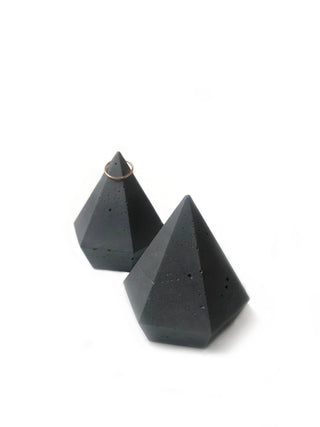 Concrete Diamond Ring Holder - Dark Charcoal